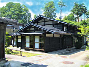 土地付き中古売店舗住宅